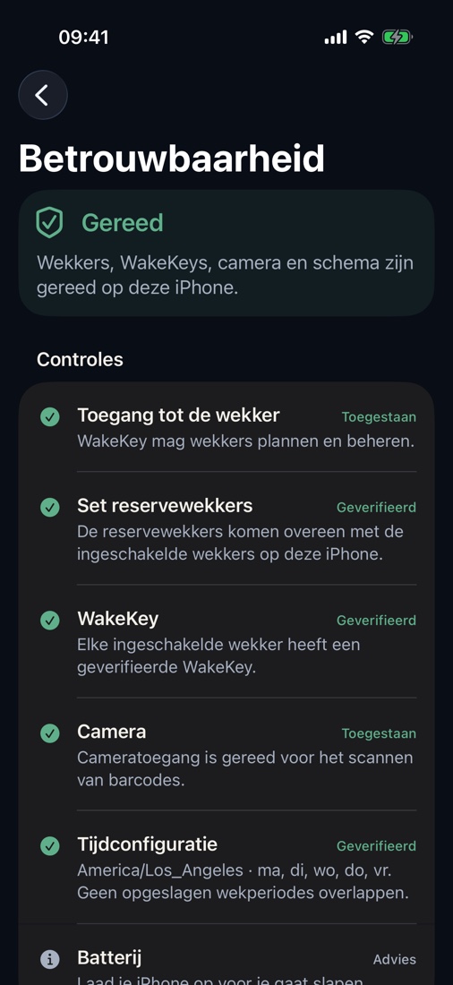 Scan een tube tandpasta, een pak koffie of een shampoofles om op te staan. Voeg een tweede controle toe als je weer in slaap valt. Geen account, advertenties of tracking.